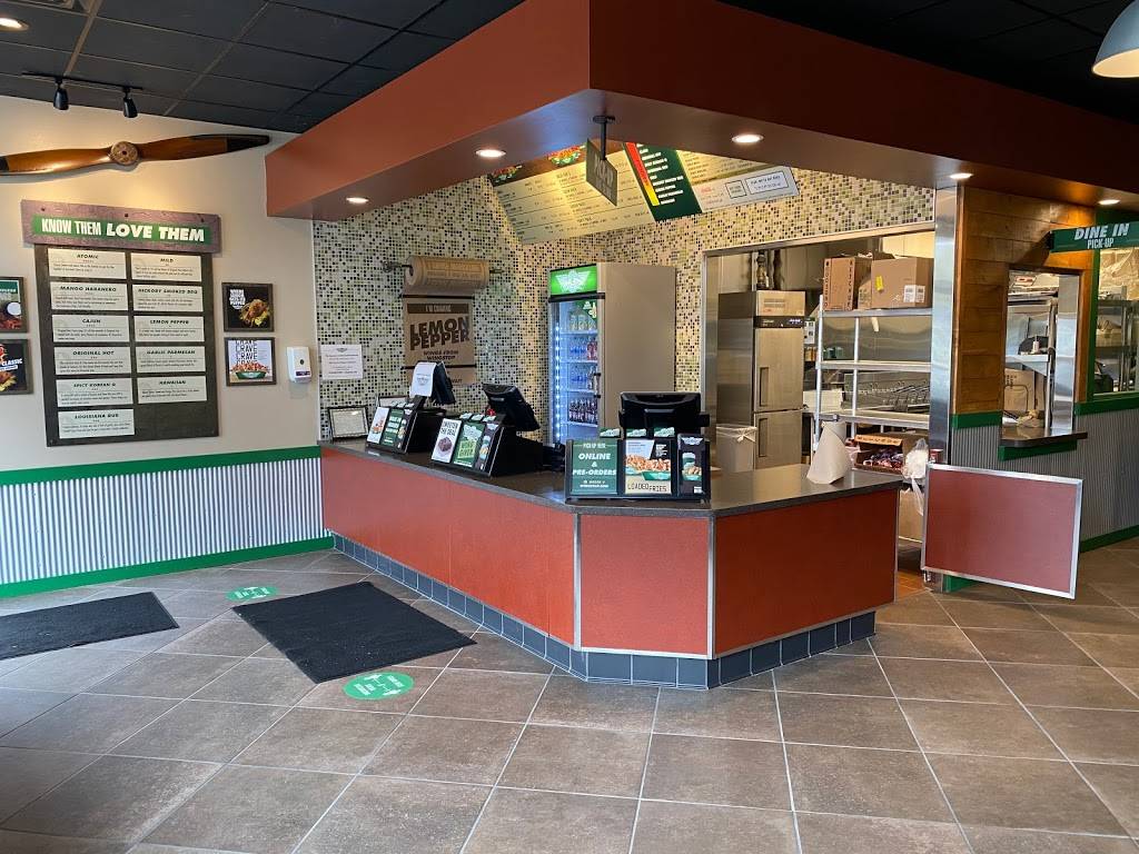 Wingstop | restaurant | 35535 Euclid Ave Unit 7, Willoughby, OH 44094, USA | 4405718700 OR +1 440-571-8700