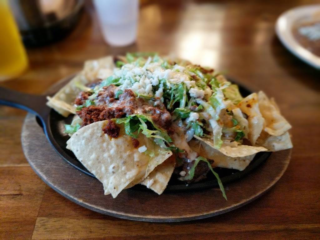 Lil Gios Taqueria | restaurant | 336 S Main St, St Charles, MO 63301, USA | 6368964377 OR +1 636-896-4377