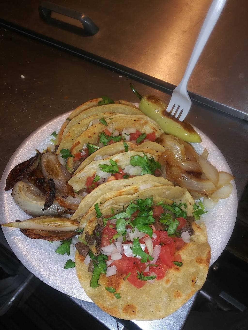 Geronimos Mexican food | restaurant | 3350 W Valencia Rd, Tucson, AZ 85746, USA | 5208913976 OR +1 520-891-3976