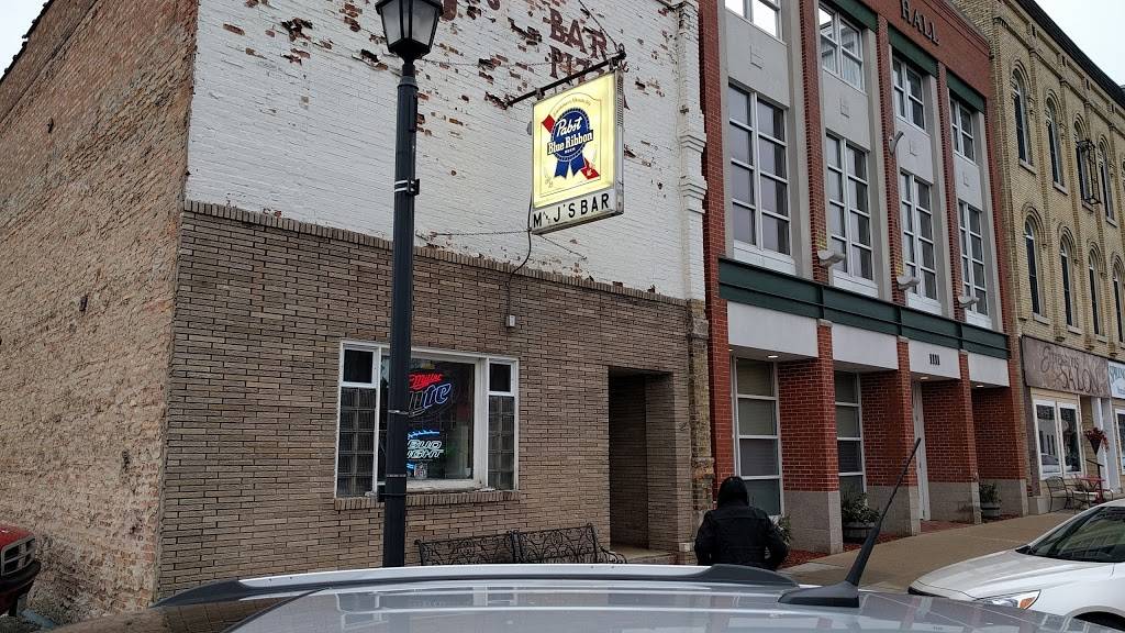 M & J Bar & Pizza | restaurant | 1117 W 2nd Ave, Brodhead, WI 53520, USA | 6088972345 OR +1 608-897-2345