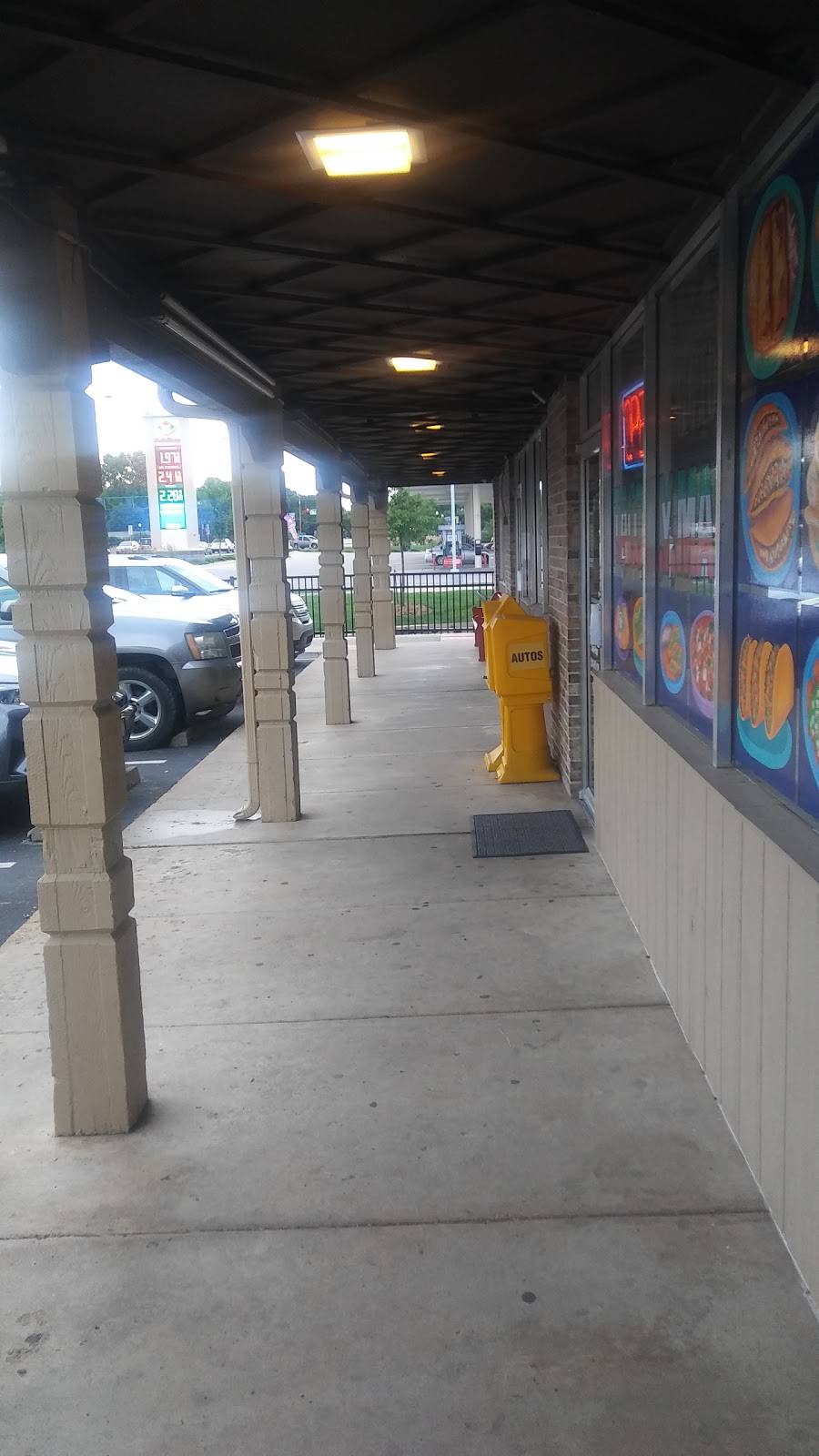 Tacos y Más | restaurant | 548 Oliver, Wichita, KS 67218, USA | 3166121188 OR +1 316-612-1188