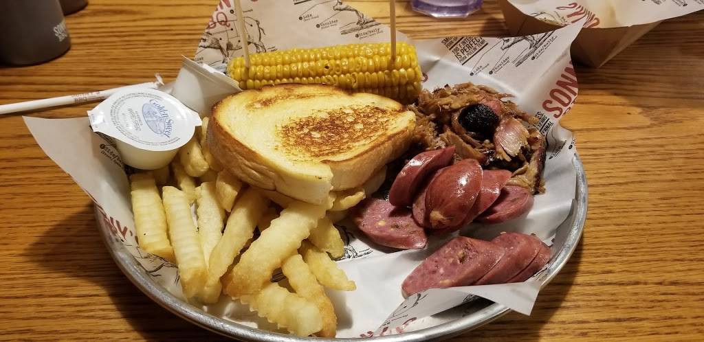 Sonnys BBQ | restaurant | 150 Sheriff Dr, Melbourne, FL 32940, USA | 3212424600 OR +1 321-242-4600
