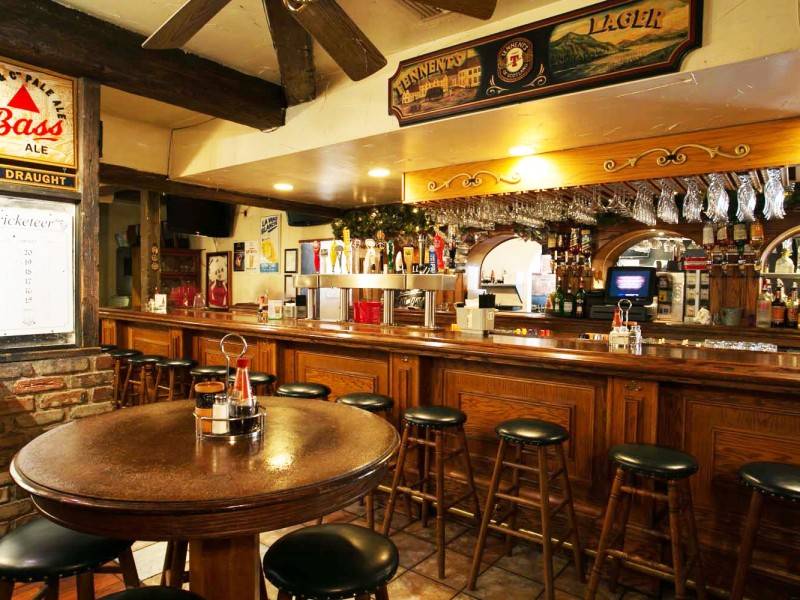 The Fox and Hounds | restaurant | 11100 Ventura Blvd, Studio City, CA 91604, USA | 8187637837 OR +1 818-763-7837