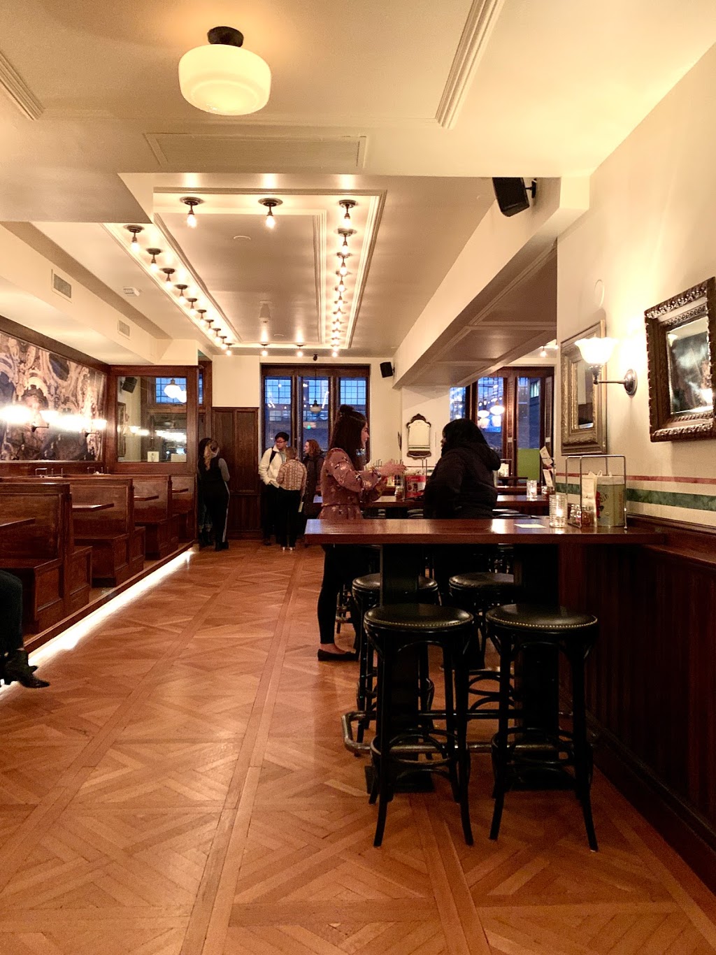 Echo Park DC | restaurant | 2014 9th St NW, Washington, DC 20001, USA | 2025067243 OR +1 202-506-7243