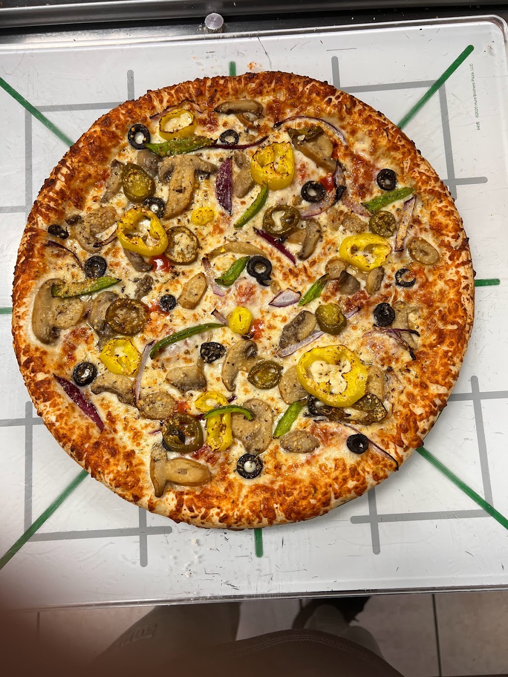 Hunt Brother Pizza | restaurant | 41479 Michigan Ave, Canton, MI 48188, USA | 7343989911 OR +1 734-398-9911