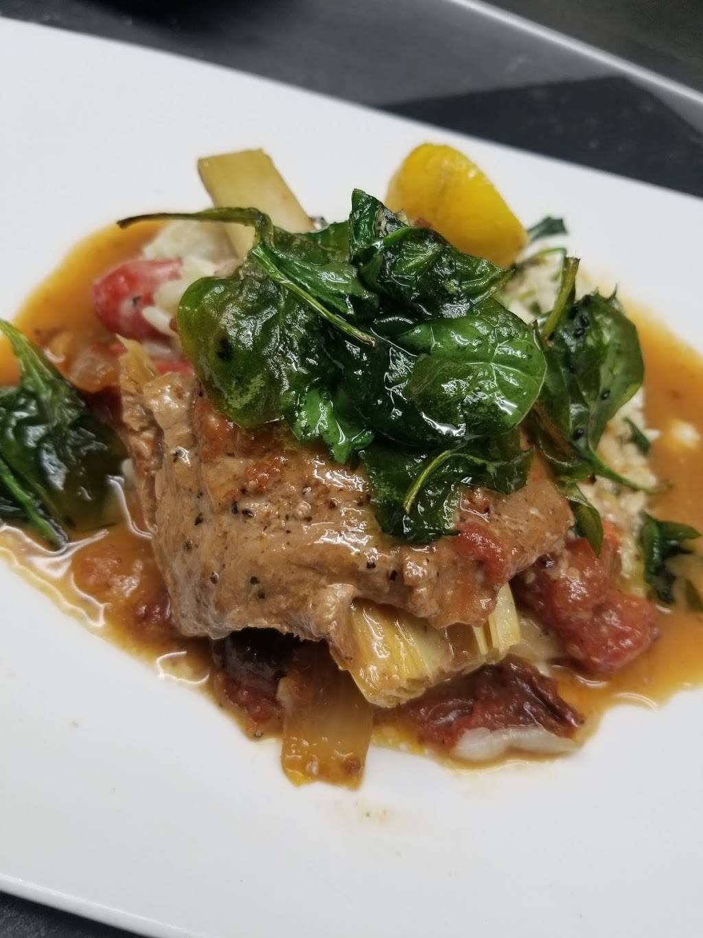 The Fat Tomato | restaurant | 38040 3rd St, Willoughby, OH 44094, USA | 4403068226 OR +1 440-306-8226