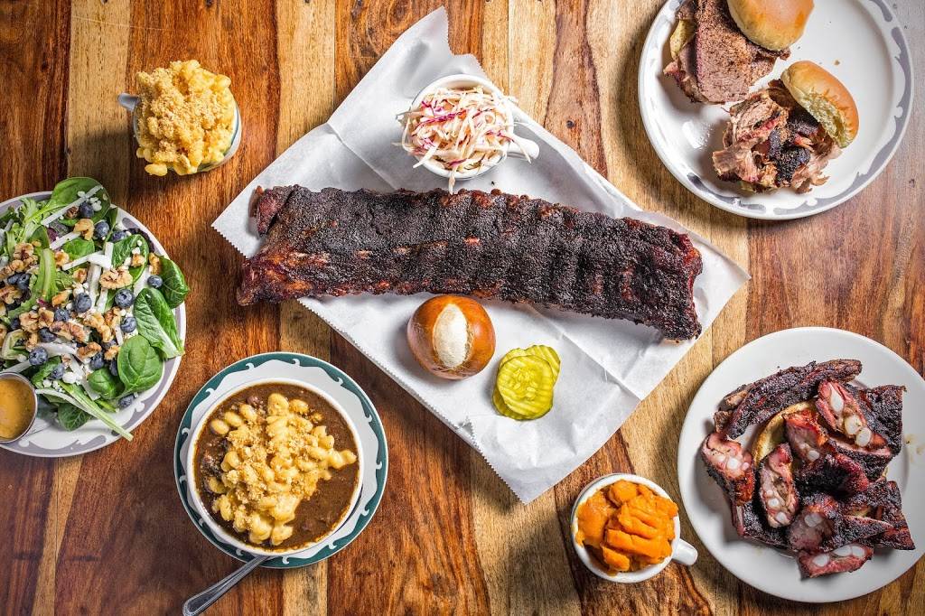 Honky Tonk BBQ | restaurant | 1800 S Racine Ave, Chicago, IL 60608, USA | 3122267427 OR +1 312-226-7427