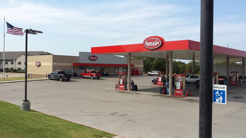 Kum & Go | meal takeaway | 701 S, OK-82, Locust Grove, OK 74352, USA | 9184792210 OR +1 918-479-2210
