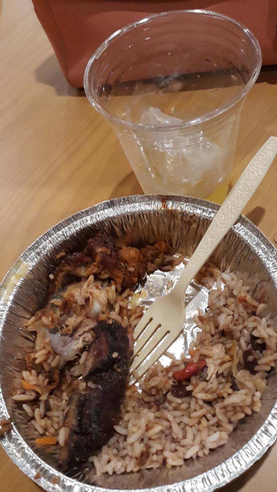 Olivias | restaurant | 1223 Park Ave, Bridgeport, CT 06604, USA | 4758006435 OR +1 475-800-6435