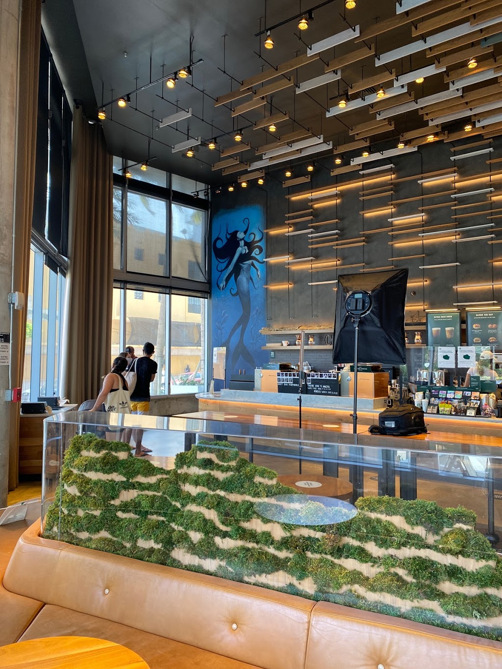 Starbucks | cafe | 2912 Collins Ave, Miami Beach, FL 33140, USA | 7868018718 OR +1 786-801-8718