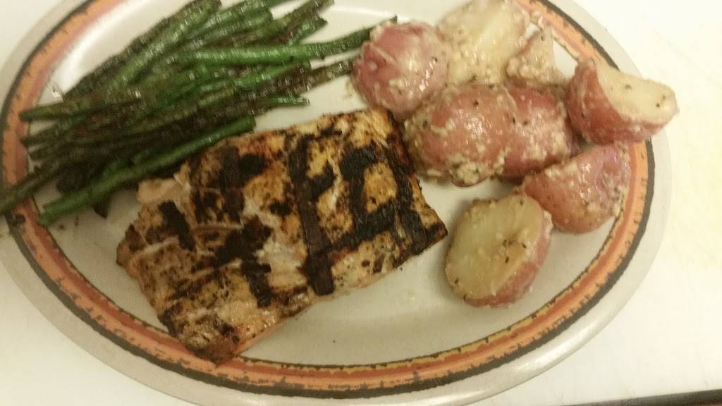 Jury Room Bar & Grill | restaurant | 20 S Wisconsin St, Elkhorn, WI 53121, USA | 2627238021 OR +1 262-723-8021