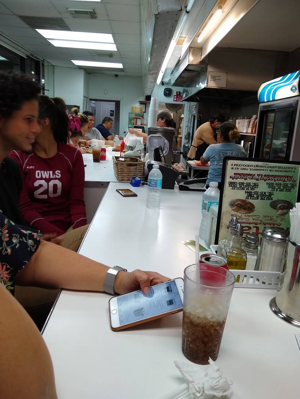 El Rey De Las Fritas | restaurant | 9343 SW 40th St, Miami, FL 33165, USA | 3052239944 OR +1 305-223-9944