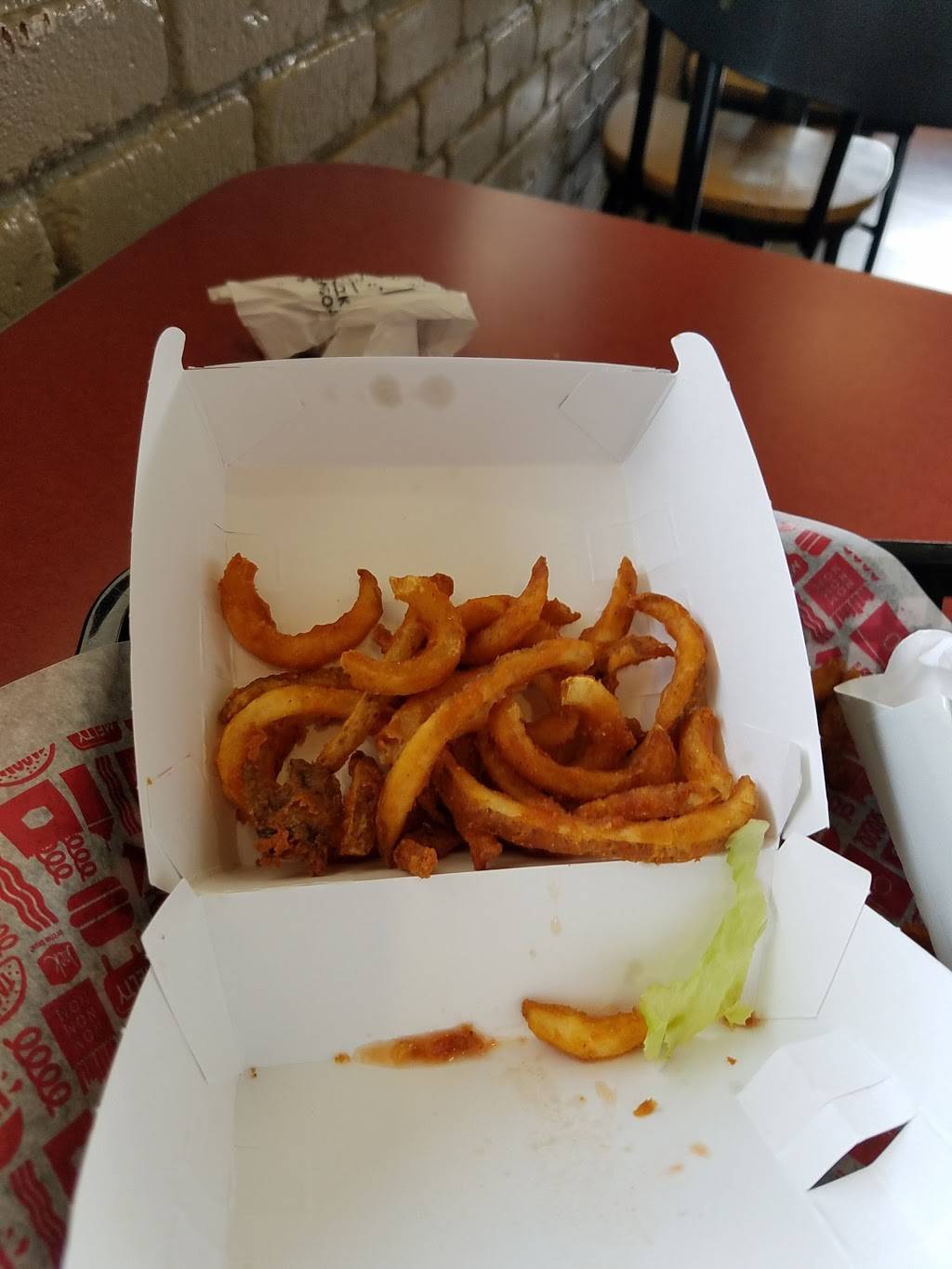 Jack in the Box | restaurant | 495 N D St, San Bernardino, CA 92401, USA | 9098894984 OR +1 909-889-4984