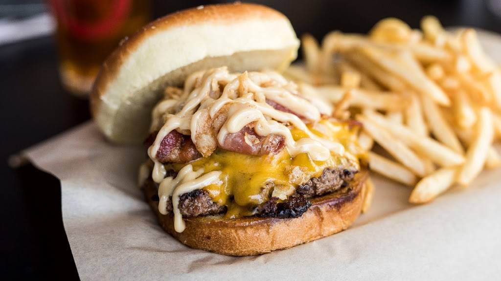 Mr. Brews Taphouse | restaurant | 8021 Metcalf Ave, Overland Park, KS 66204, USA | 9136028628 OR +1 913-602-8628