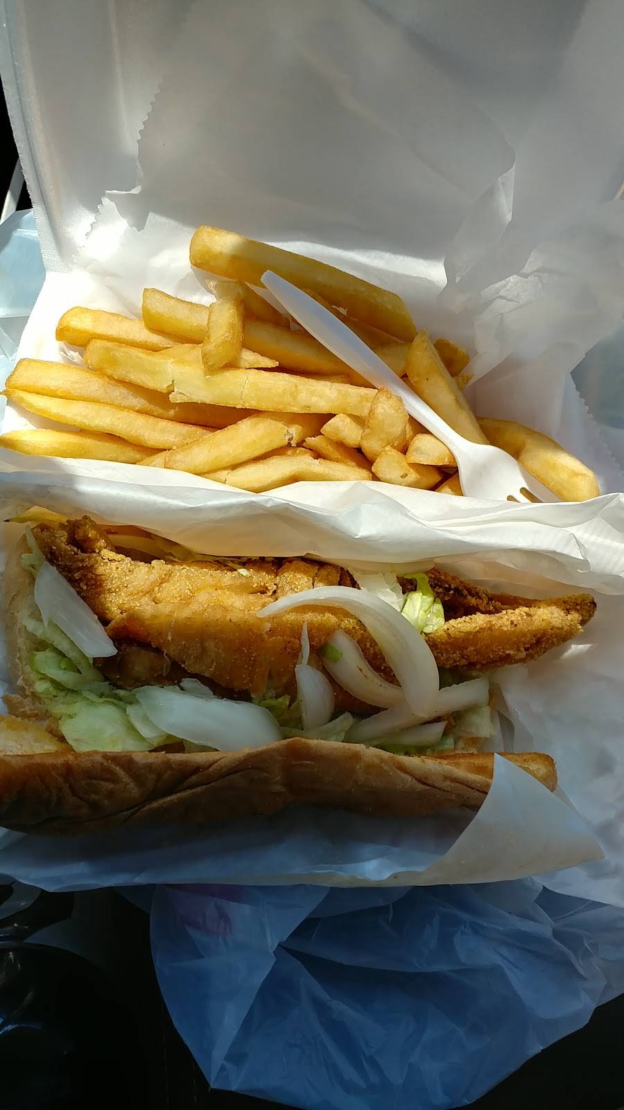 J & J Fish | restaurant | 12648 S Paulina St, Calumet Park, IL 60827, USA | 7083714511 OR +1 708-371-4511