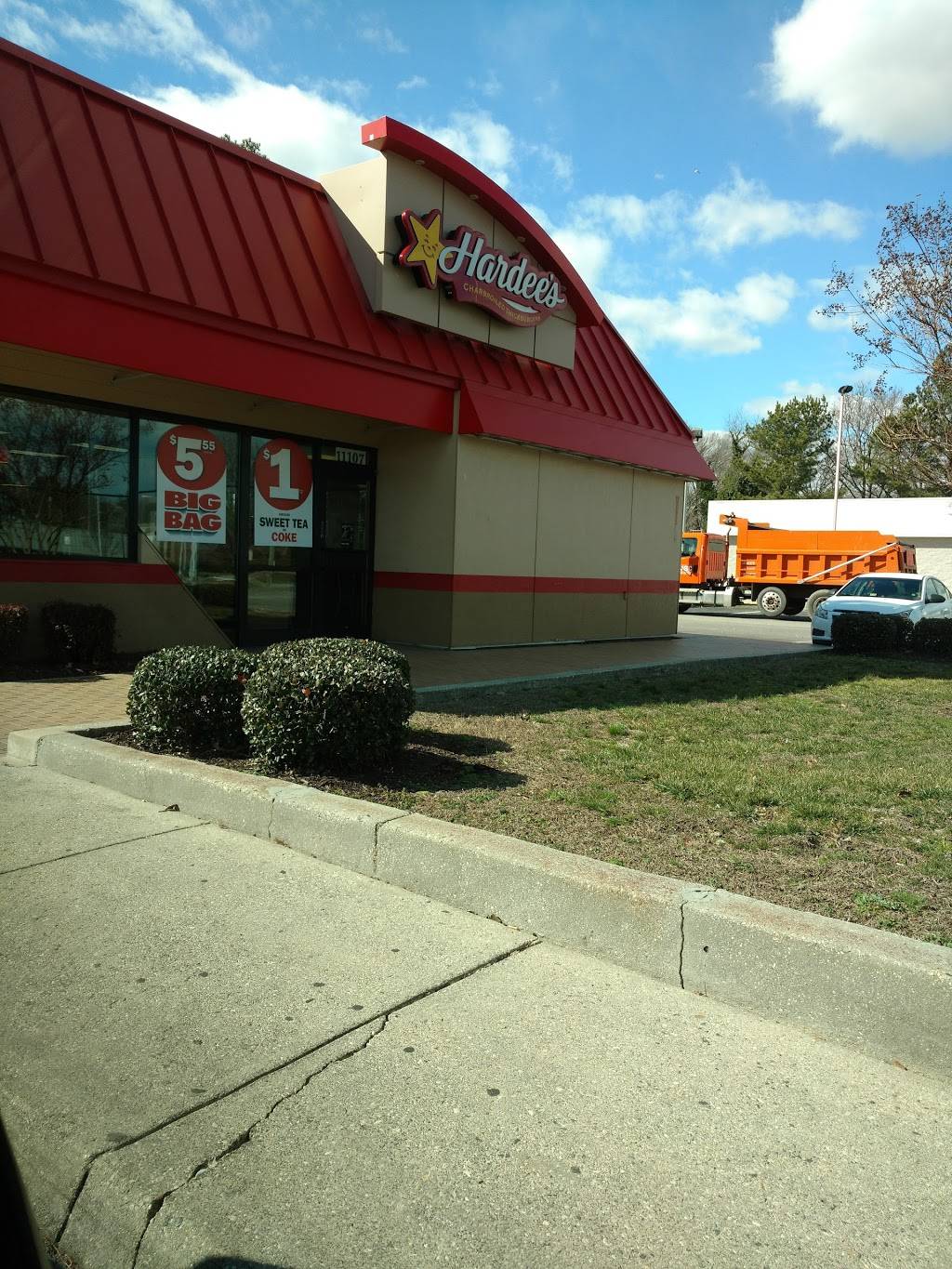 Hardees | restaurant | 11017 Jefferson Ave, Newport News, VA 23601, USA | 7575994454 OR +1 757-599-4454