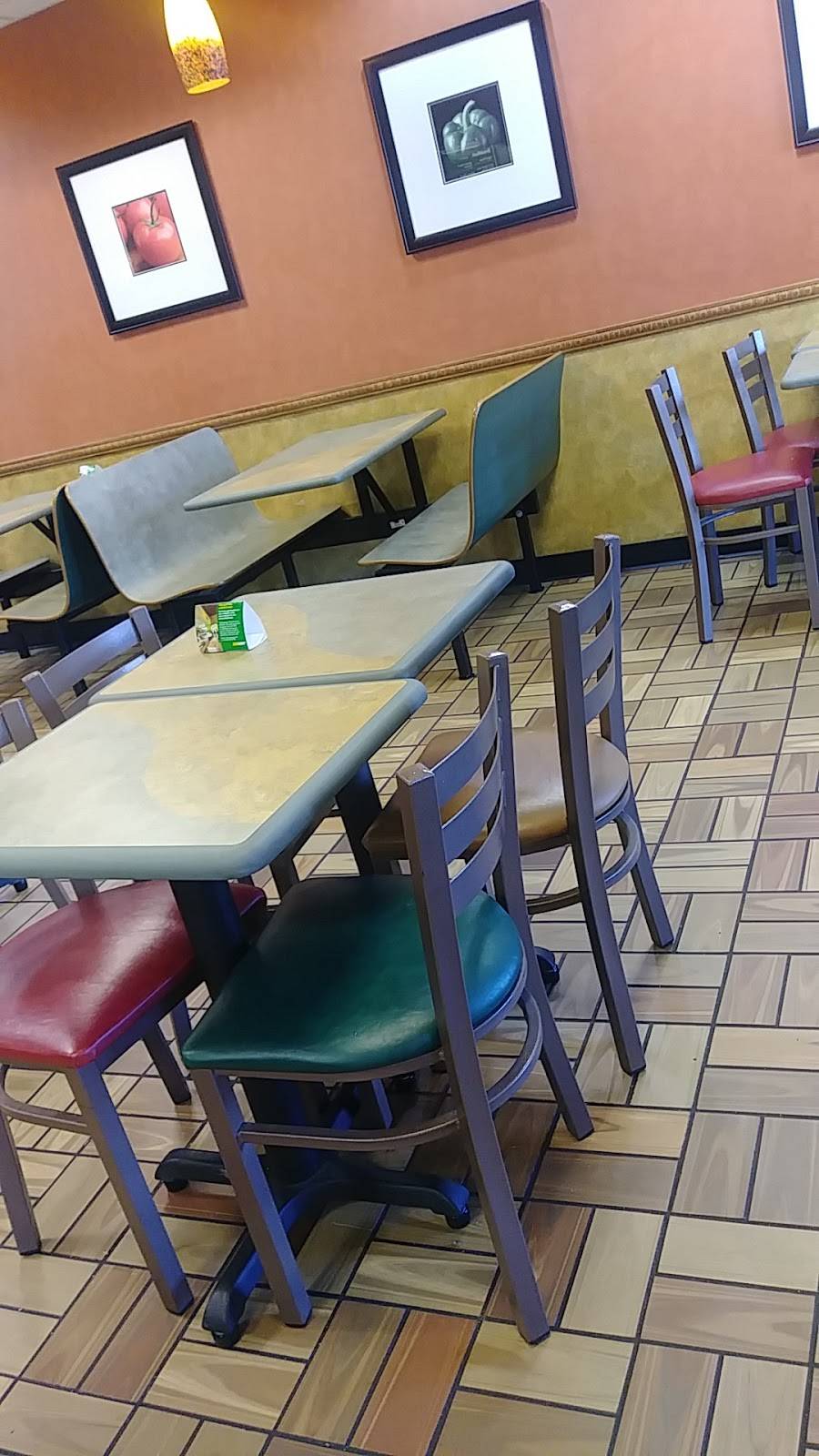 Subway | restaurant | 121 W Township St, Fayetteville, AR 72703, USA | 4794437827 OR +1 479-443-7827