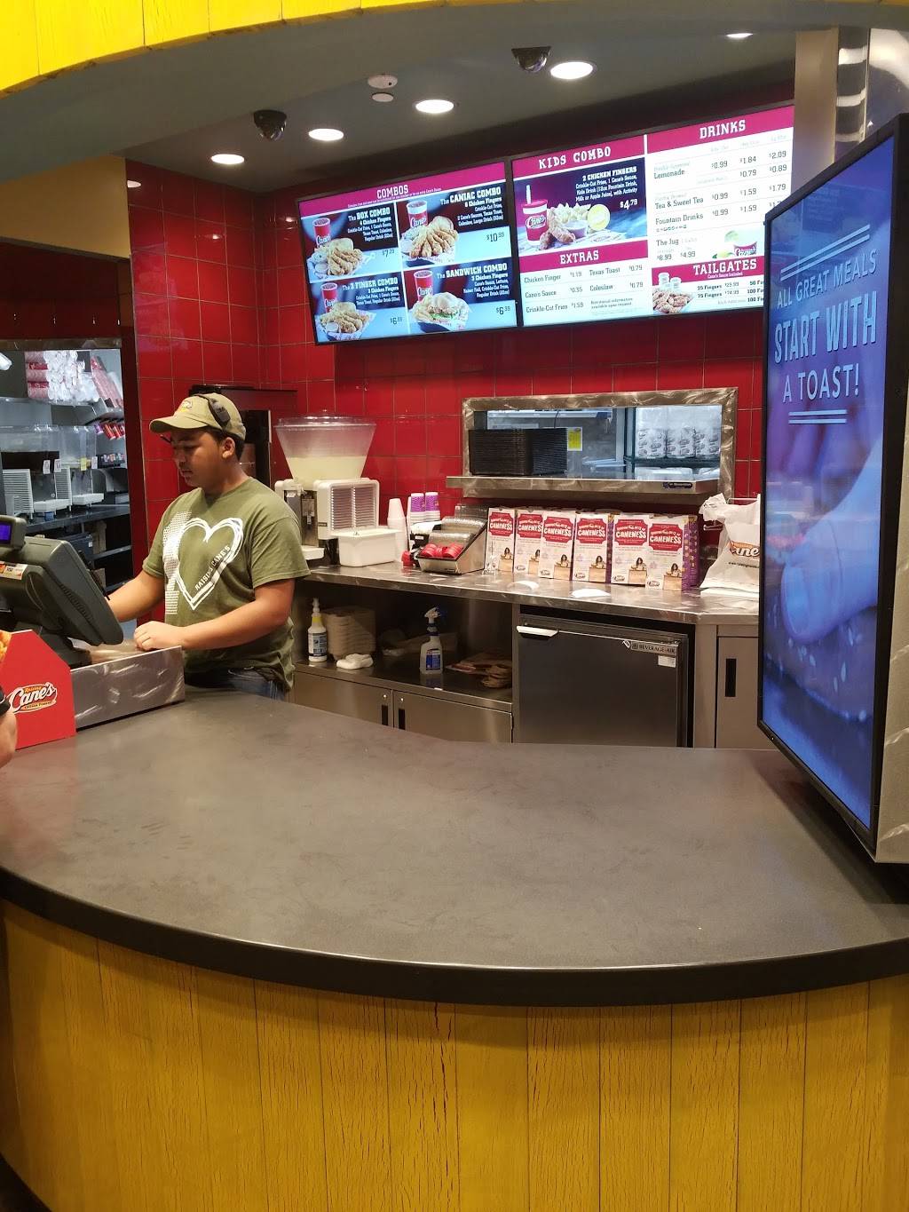 Raising Canes Chicken Fingers | meal takeaway | 1840 1st Capitol Dr, St Charles, MO 63301, USA | 6369250132 OR +1 636-925-0132