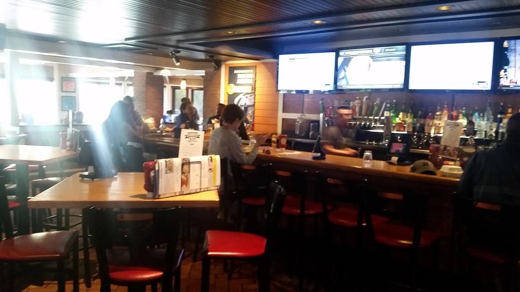 Chilis Grill & Bar | meal takeaway | 475 E Hospitality Ln, San Bernardino, CA 92408, USA | 9098856167 OR +1 909-885-6167