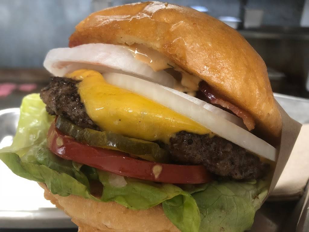 Squeaky Bs | restaurant | Box 1244, 1000 Grand Ave, Grand Lake, CO 80447, USA | 9707988221 OR +1 970-798-8221