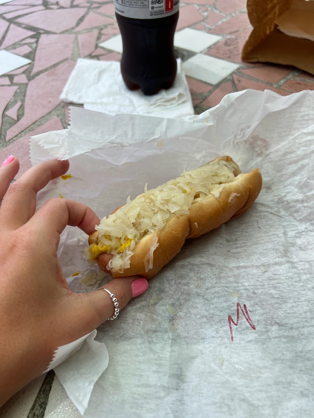 H & M Hot Dogs | restaurant | 43 9th St, Defuniak Springs, FL 32435, USA | 8508929100 OR +1 850-892-9100