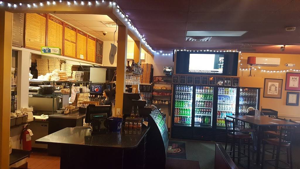 Plymouth House Pizzeria and Pub | restaurant | 2606, 50 Long Pond Rd, Plymouth, MA 02360, USA | 5087460444 OR +1 508-746-0444