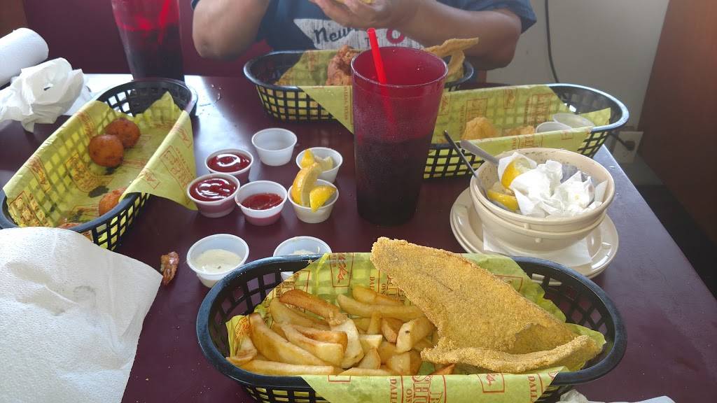 Big Shucks | restaurant | 6232 E Mockingbird Ln, Dallas, TX 75214, USA | 2148876353 OR +1 214-887-6353