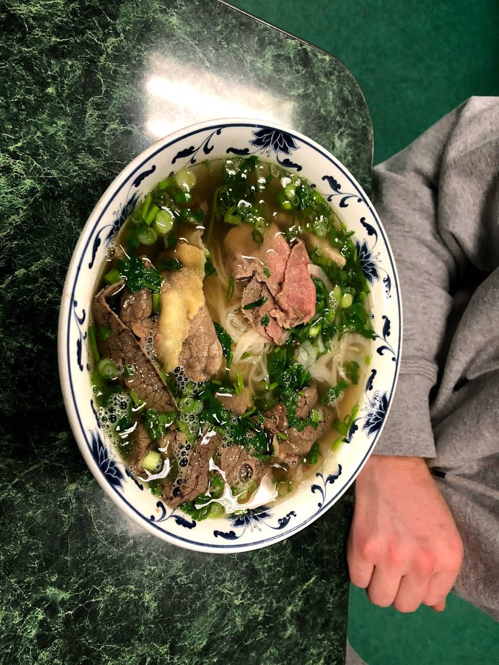 House of Pho | restaurant | 5700 100th St SW, Lakewood, WA 98499, USA | 2539830365 OR +1 253-983-0365