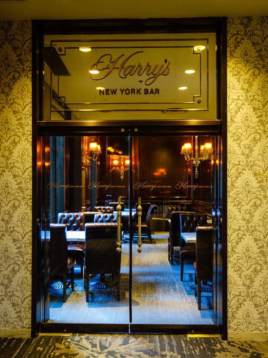 Harrys New York Bar | restaurant | 36 Central Park S, New York, NY 10019, USA | 2125216200 OR +1 212-521-6200