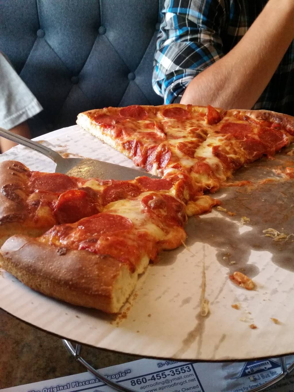 Apollo Pizza Restaurant & Grill | restaurant | 685 Windham Rd, South Windham, CT 06266, USA | 8604562755 OR +1 860-456-2755