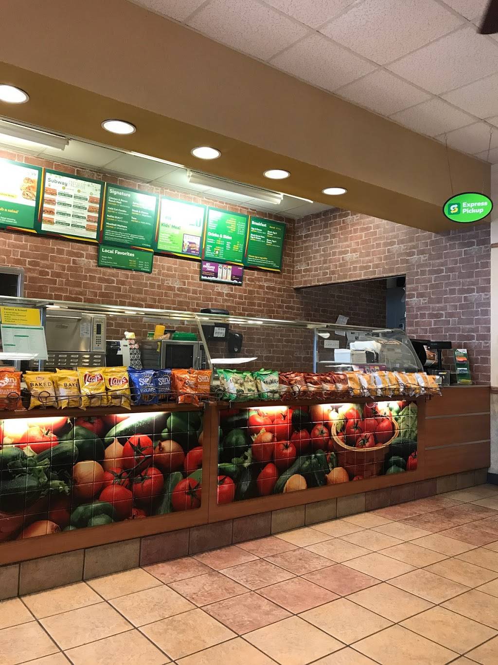 Subway Restaurants | restaurant | 1282 Hicksville Rd, Seaford, NY 11783, USA | 5168829300 OR +1 516-882-9300