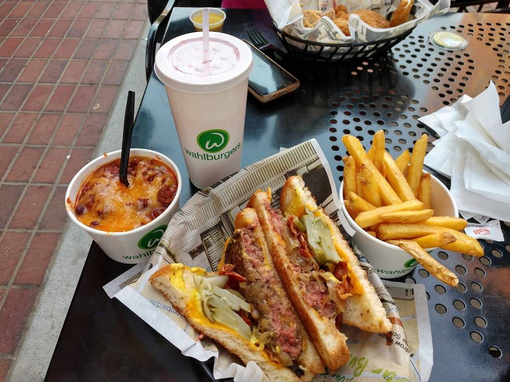 Wahlburgers | restaurant | 835 W Jefferson Blvd #1710, Los Angeles, CA 90007, USA | 2135365962 OR +1 213-536-5962