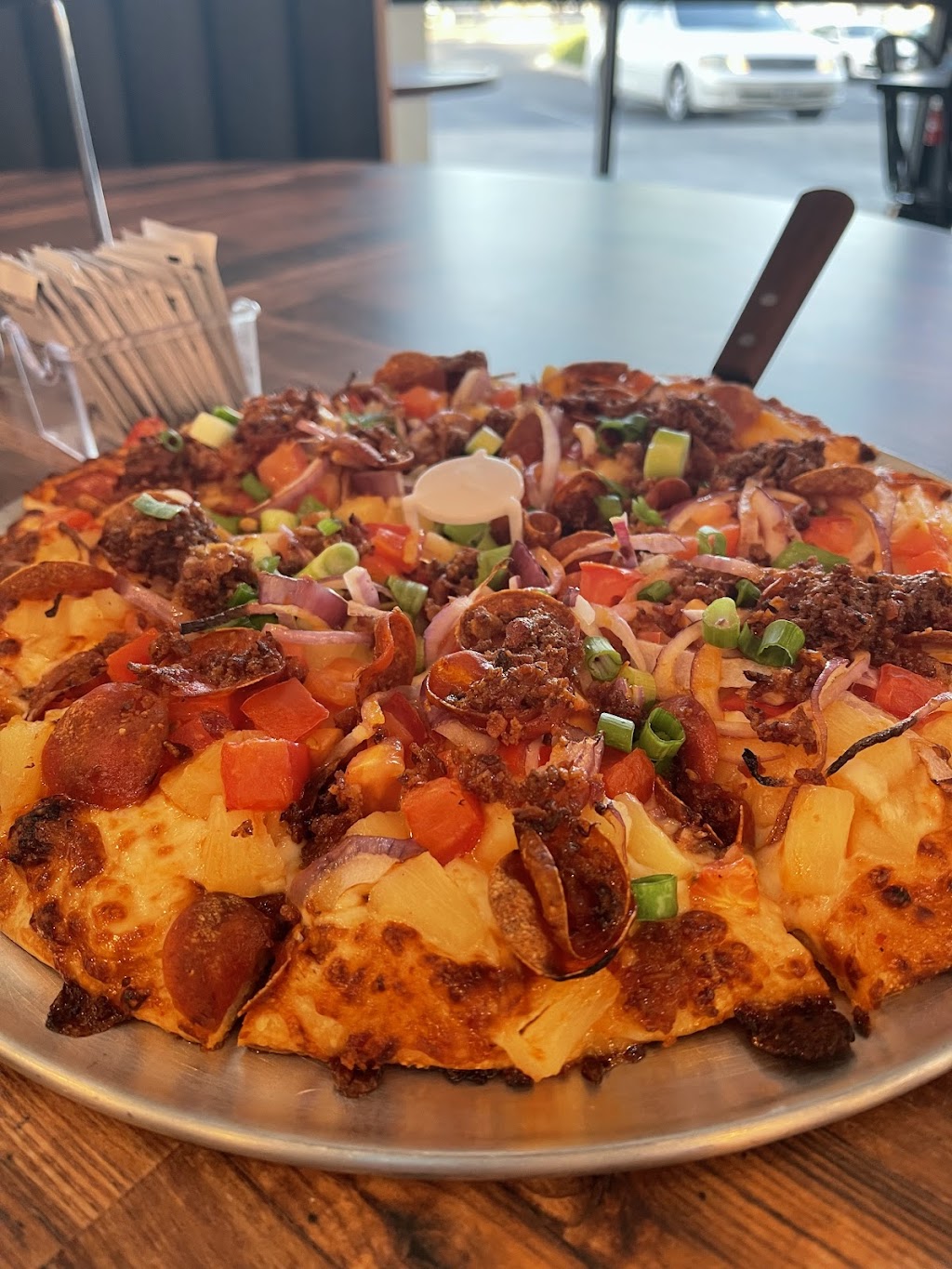 Round Table Pizza | restaurant | 870 W El Monte Way, Dinuba, CA 93618, USA | 5593155952 OR +1 559-315-5952