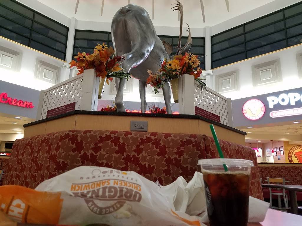 West Gardiner Service Plaza | restaurant | West Gardiner, ME 04345, USA | 2078354040 OR +1 207-835-4040