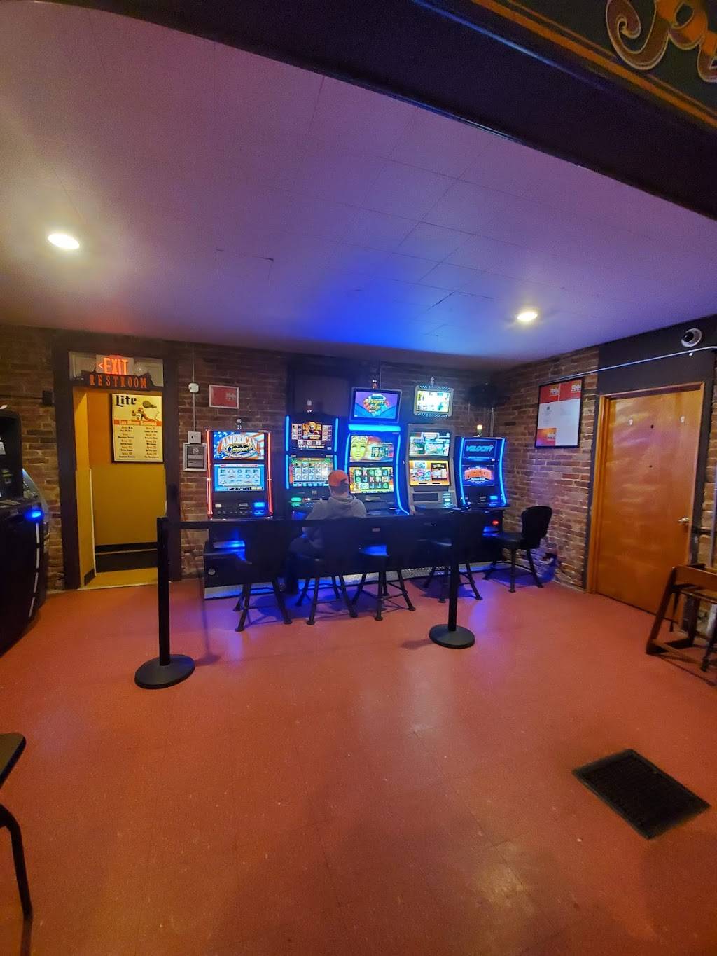 Mikeys Pub | restaurant | 102 S Main St, Smithton, IL 62285, USA | 6182122036 OR +1 618-212-2036