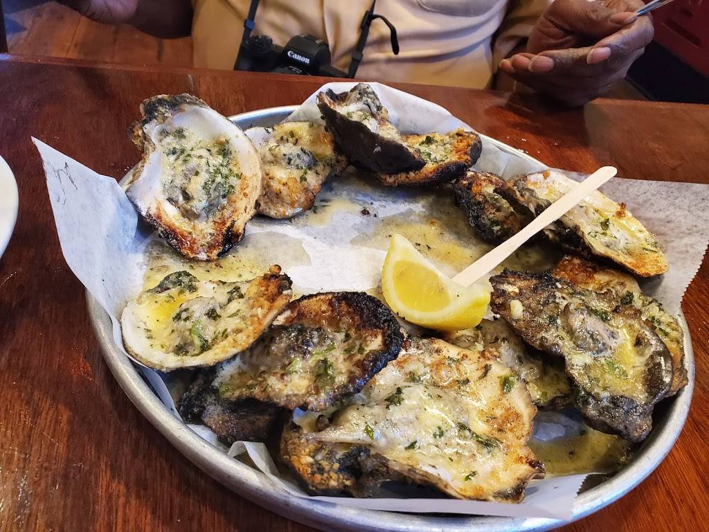 New Orleans Hamburger & Seafood Co | restaurant | 4141 St Charles Ave, New Orleans, LA 70115, USA | 5042479753 OR +1 504-247-9753