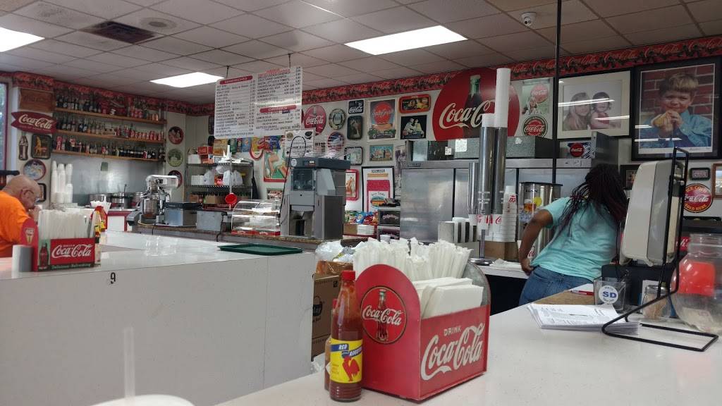 Charlie Josephs | restaurant | 2238 W Point Rd, LaGrange, GA 30240, USA | 7068840379 OR +1 706-884-0379