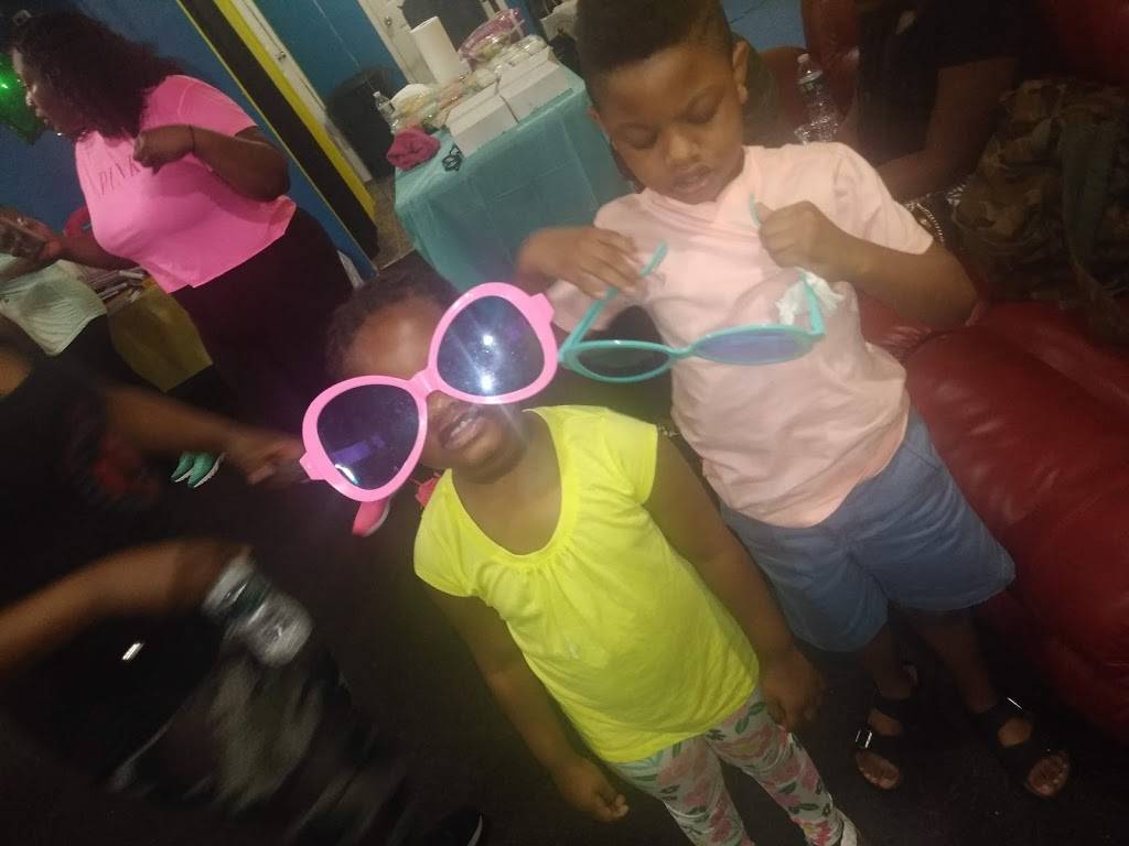 Maceus Studios | restaurant | 175-25 139th Rd, Jamaica, NY 11434, USA | 7188104067 OR +1 718-810-4067