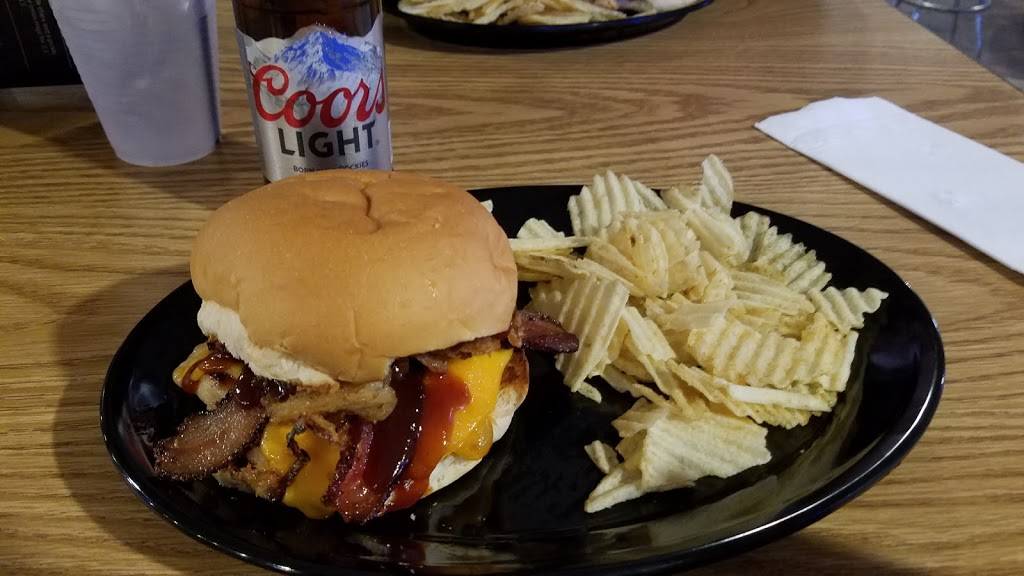 Longhorns Burger House | restaurant | 400 Central Ave, Lester Prairie, MN 55354, USA | 3203952500 OR +1 320-395-2500