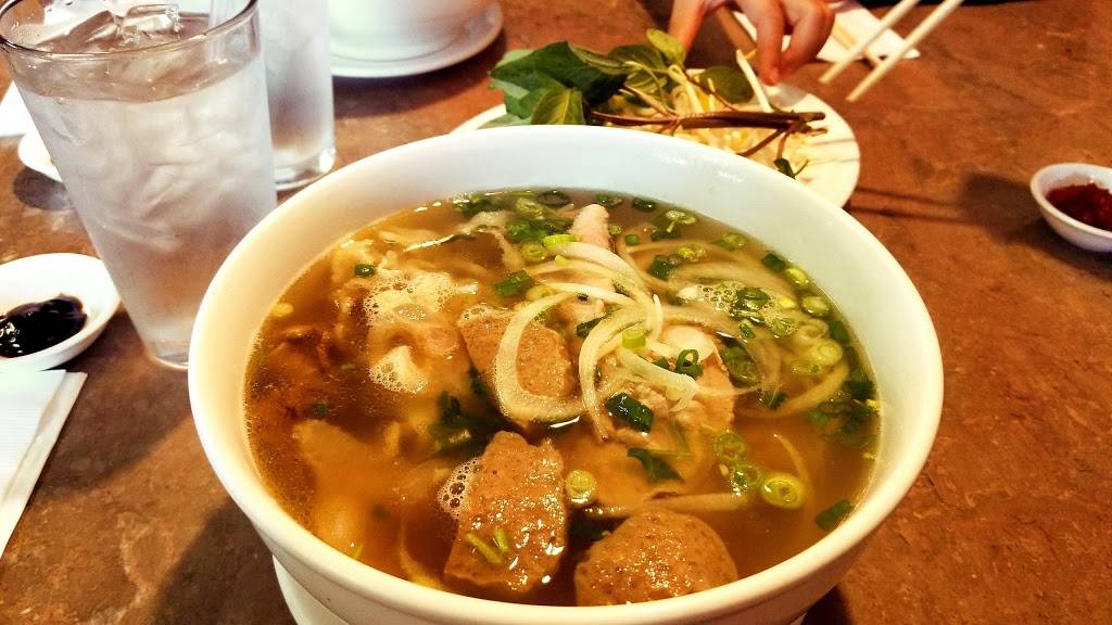Pho Vegas | restaurant | 4251 W Sahara Ave c, Las Vegas, NV 89102, USA | 7027544999 OR +1 702-754-4999