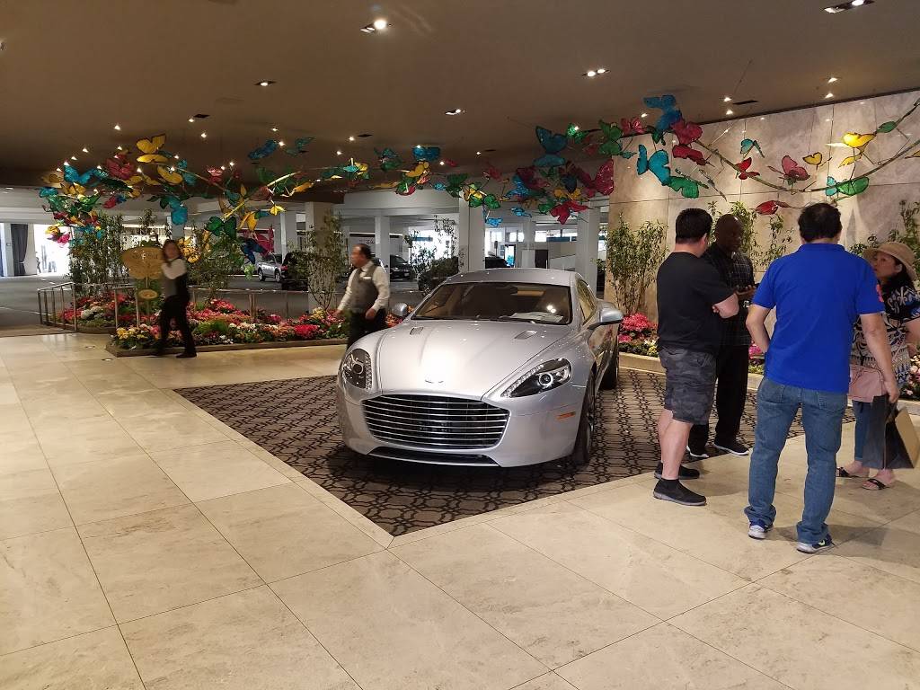 La Piazza | restaurant | 189 The Grove Dr G90, Los Angeles, CA 90036, USA | 3239335050 OR +1 323-933-5050