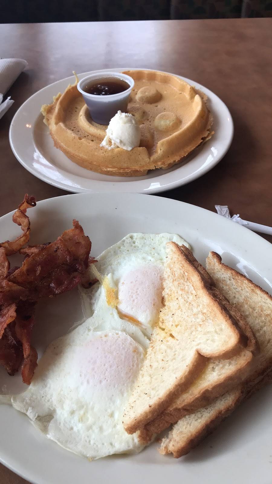 Eatn Park | restaurant | 500 Chippewa Town Center, Beaver Falls, PA 15010, USA | 7248477275 OR +1 724-847-7275