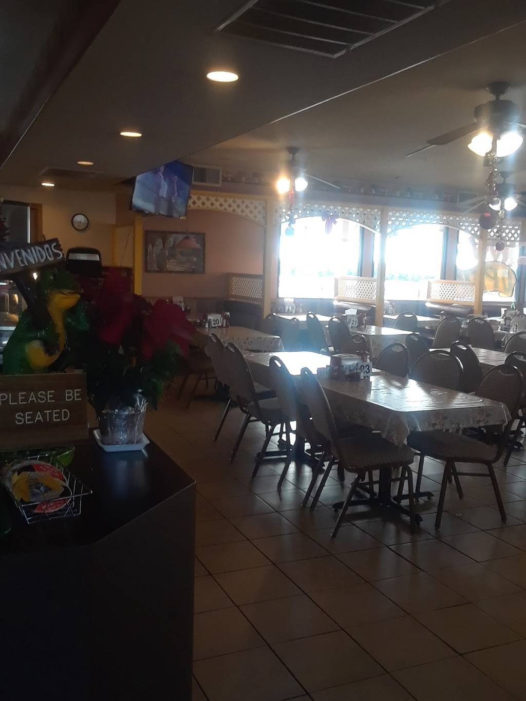 Birrieria y mariscos Apatzingan | restaurant | 380 CA-65, Lindsay, CA 93247, USA | 5592399400 OR +1 559-239-9400