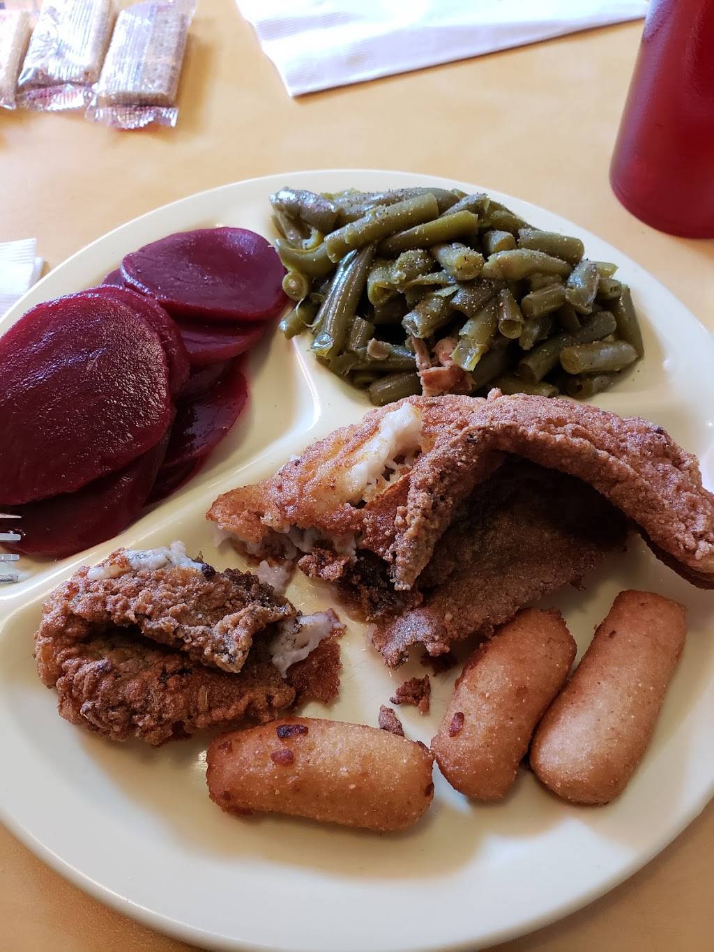 Sissys Country Kitchen | restaurant | 6066 Huell Matthews Hwy, South Boston, VA 24592, USA | 4345757479 OR +1 434-575-7479