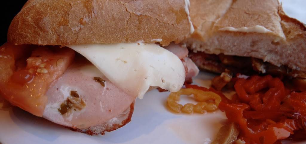 Bruno Sport Bar | night club | 313 Rue Beaubien E, Montréal, QC H2S 1R9, Canada | 5142718364 OR +1 514-271-8364