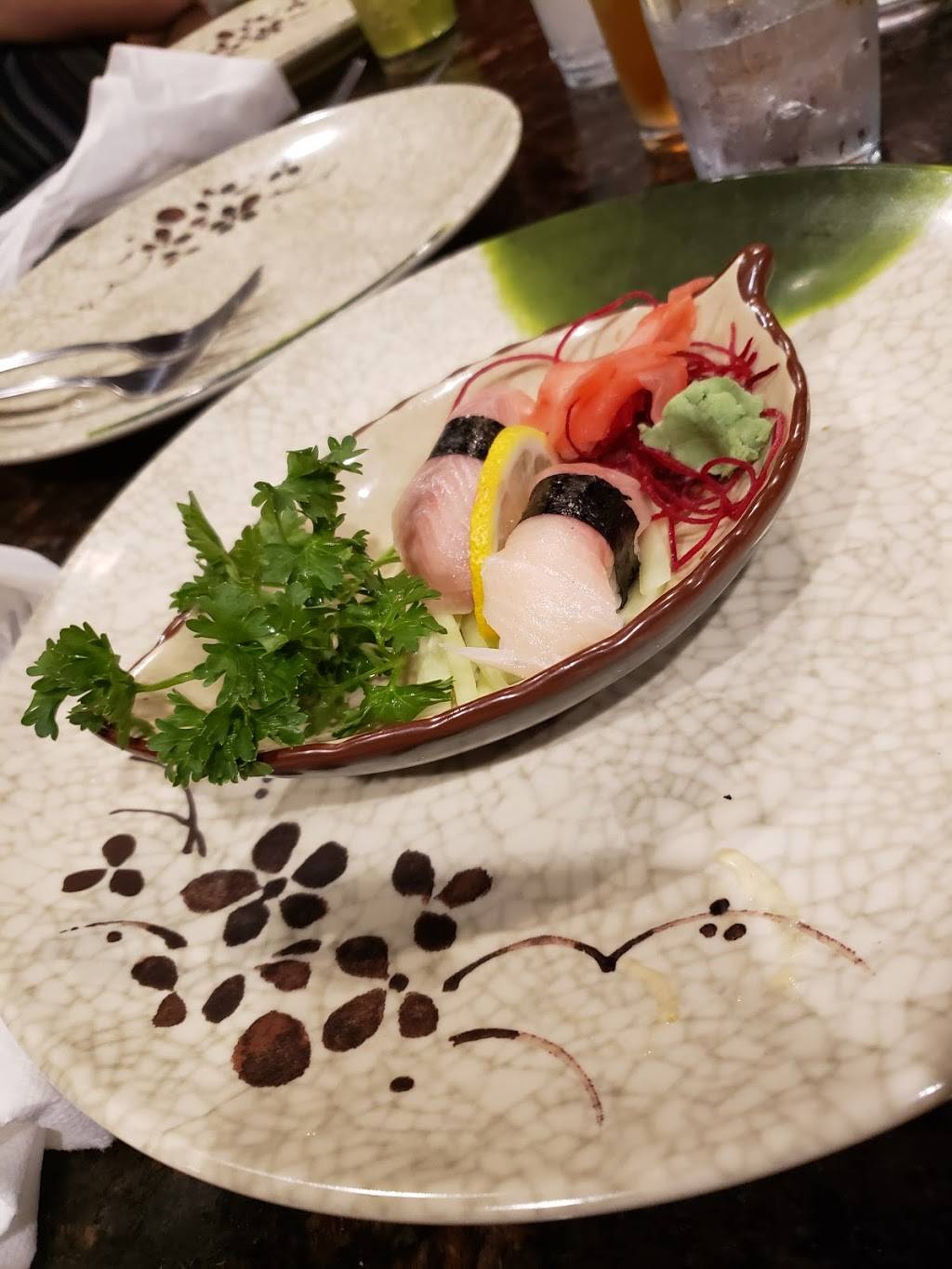 Fujiyama Japanese Cuisine | restaurant | 225 N Giant City Rd, Carbondale, IL 62901, USA | 6185492000 OR +1 618-549-2000