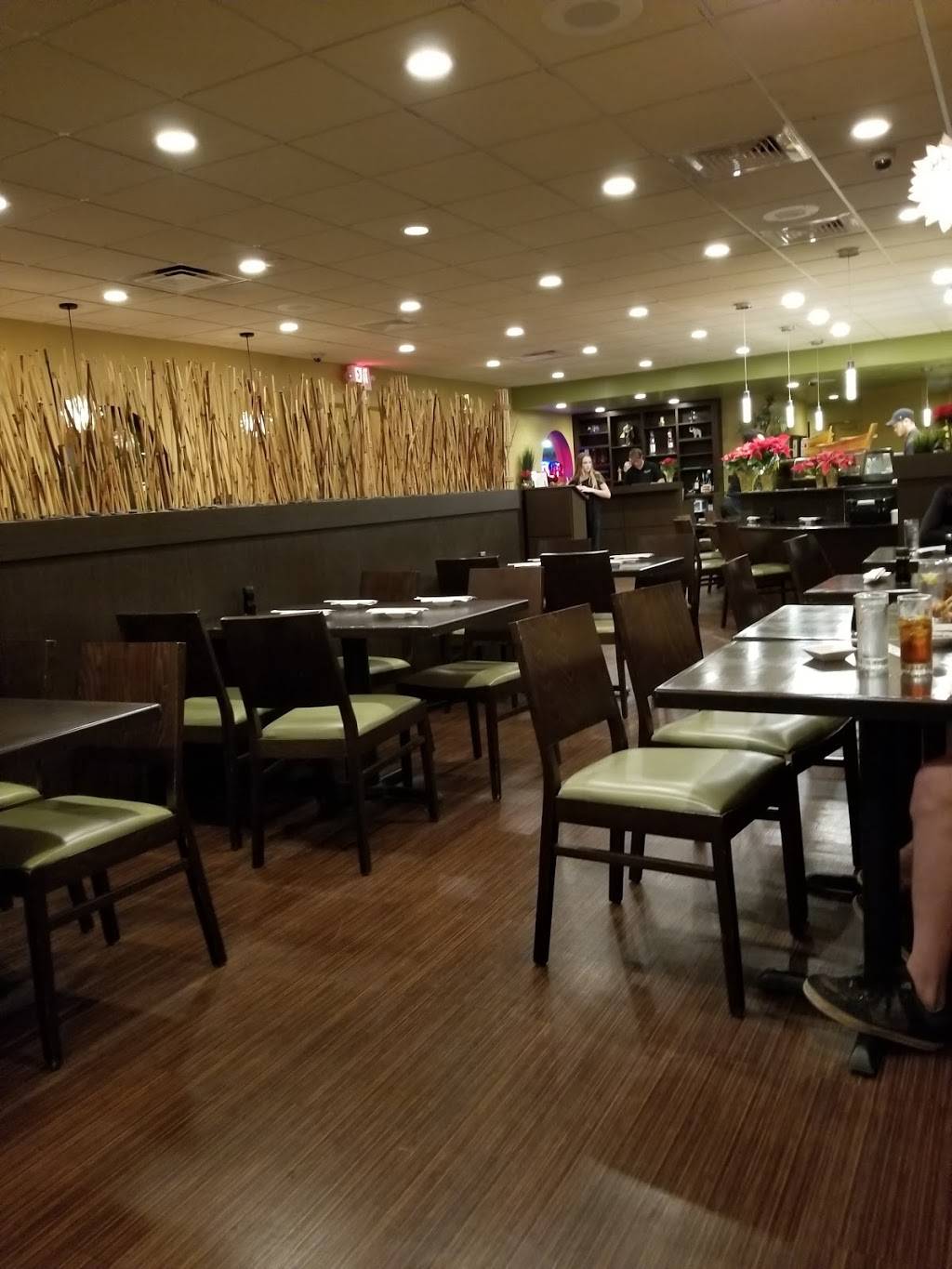 Hooks on 4th | restaurant | 7900 4th St N, St. Petersburg, FL 33702, USA | 7275774665 OR +1 727-577-4665