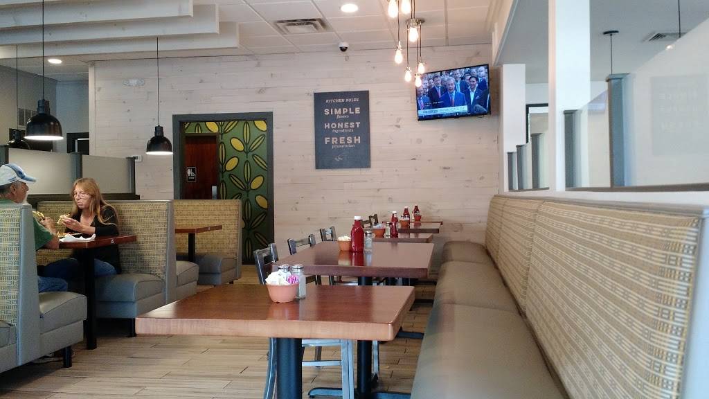 Showmars 7th Street | restaurant | 2004 E 7th St, Charlotte, NC 28204, USA | 7043760565 OR +1 704-376-0565