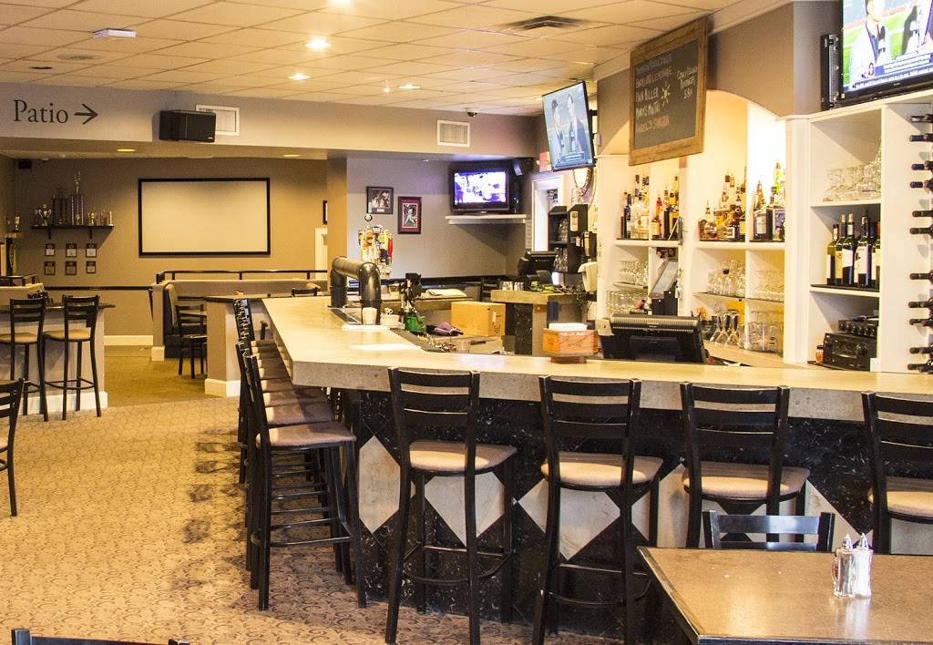 Brunos Restaurant and Tavern | restaurant | 33 Allen Ave, Portland, ME 04103, USA | 2078789511 OR +1 207-878-9511