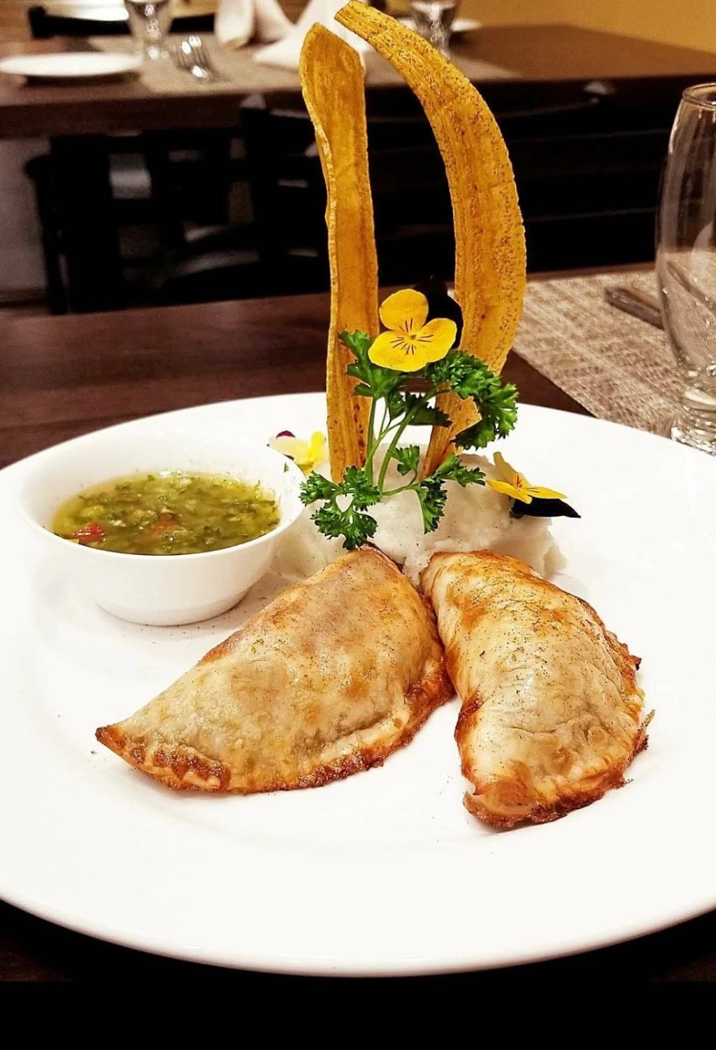 MAGNOS GRILL | restaurant | 108 Centre Ave, New Rochelle, NY 10801, USA | 9142350008 OR +1 914-235-0008